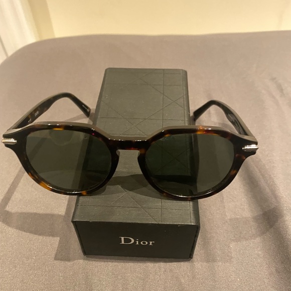 Dior men sunglasses blacksuut R21 perfect condition with box - Picture 5 of 8